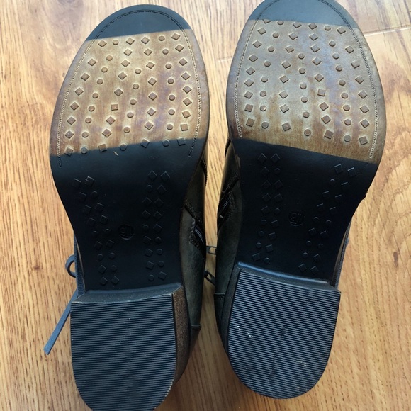 Brand New Beautiful Olive Booties - Picture 6 of 6